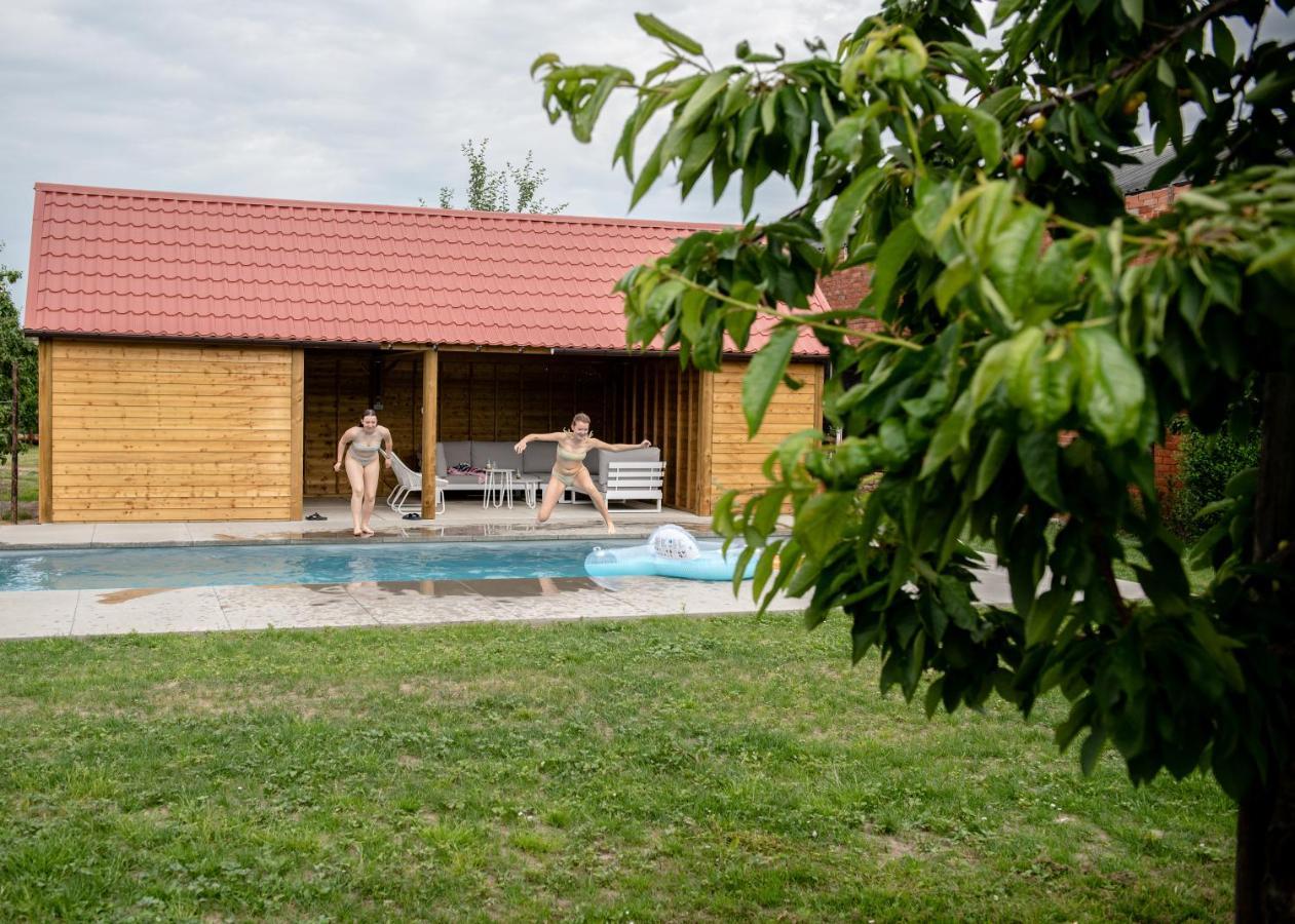 B&B De Fruithoeve Hoeselt Екстериор снимка